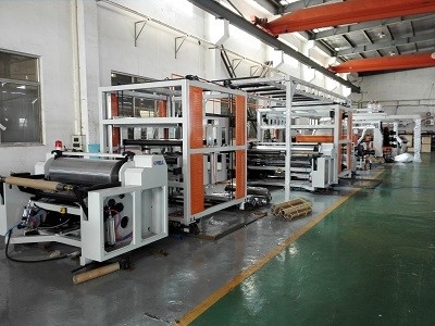 ซื้อ เครื่องผลิตแผ่นพีวีซีขนาด 1220 มม. โรงงานสายการอัดรีดแผ่นแข็งแบบใส online manufacture