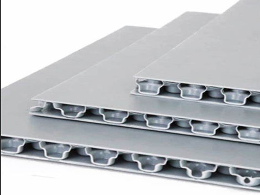 สายดึงแผ่นผงผึ้ง PP หลายผนัง / เดี่ยวที่ใช้สําหรับกล่องหมุนเวียนความแข็งแรงสูง